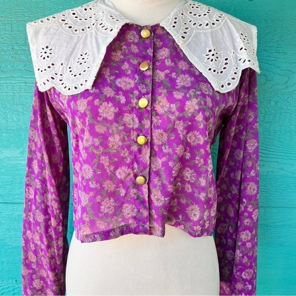 WIDE LACE COLLAR FLORAL PURPLE BOXY CROPPED ROMANTIC TOP BUTTON FRONT S/M NEW